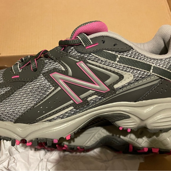 New Balance Trail Running Shoe WT411GP2 Womens 7 - Picture 7 of 8